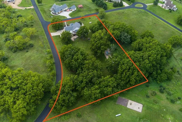 $634,900 | W8820 Highway 39, Blanchardville, WI 53516