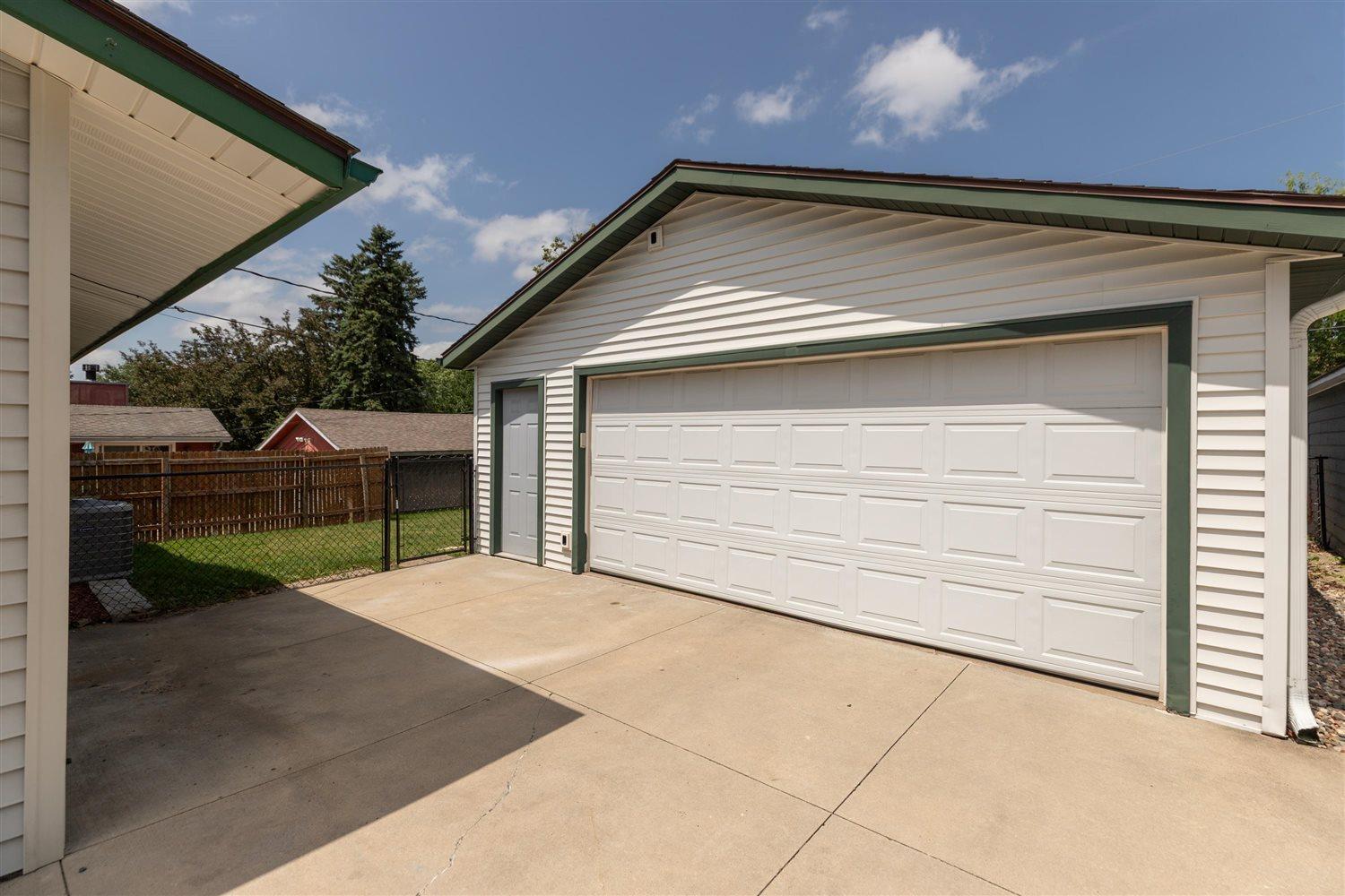 1823 18 1/2 Street Northwest Rochester, MN 55901 - Photo 27 of 36