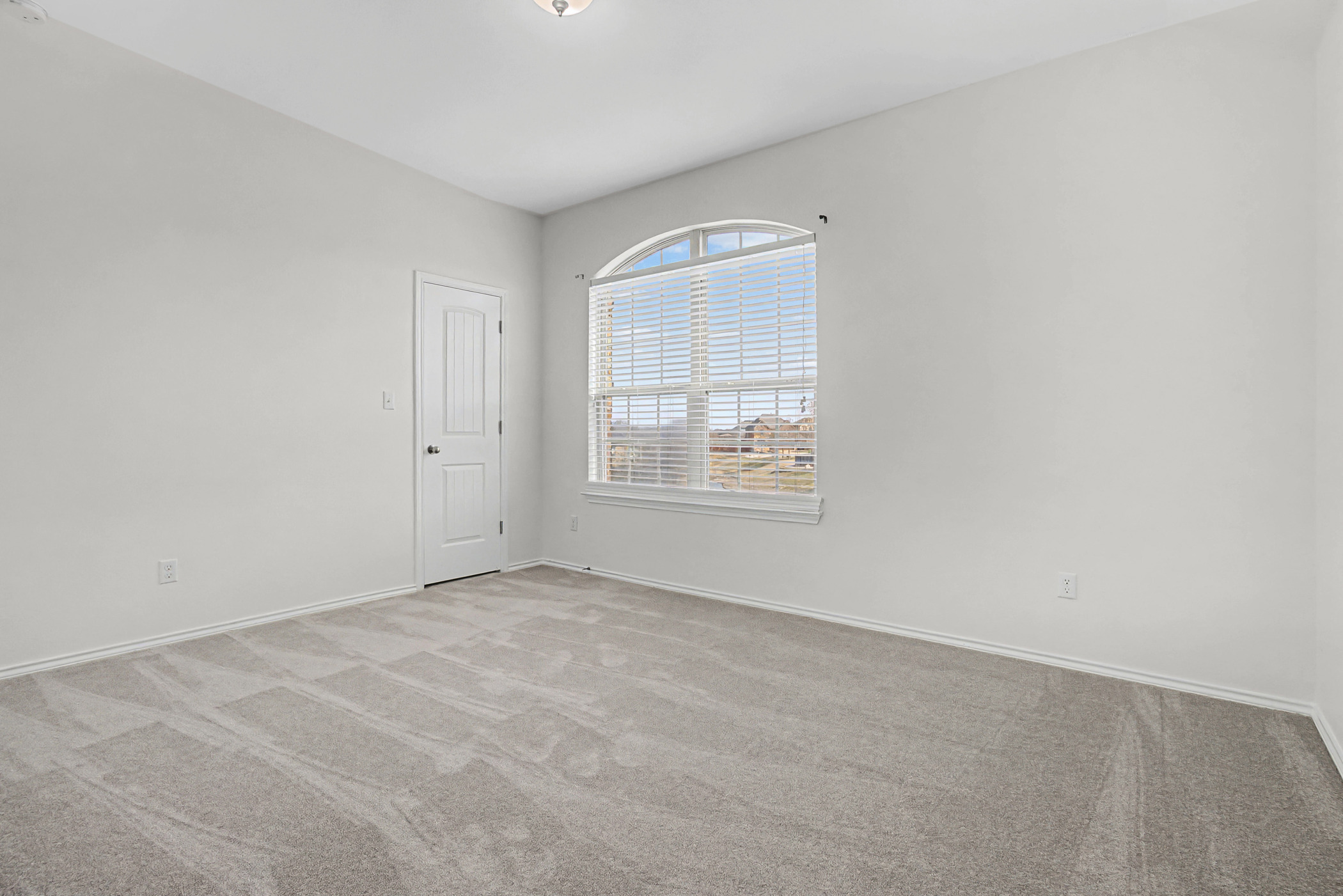 501 Silver Trail Round Rock, TX 78664 - Photo 17 of 22 an empty room with windows
