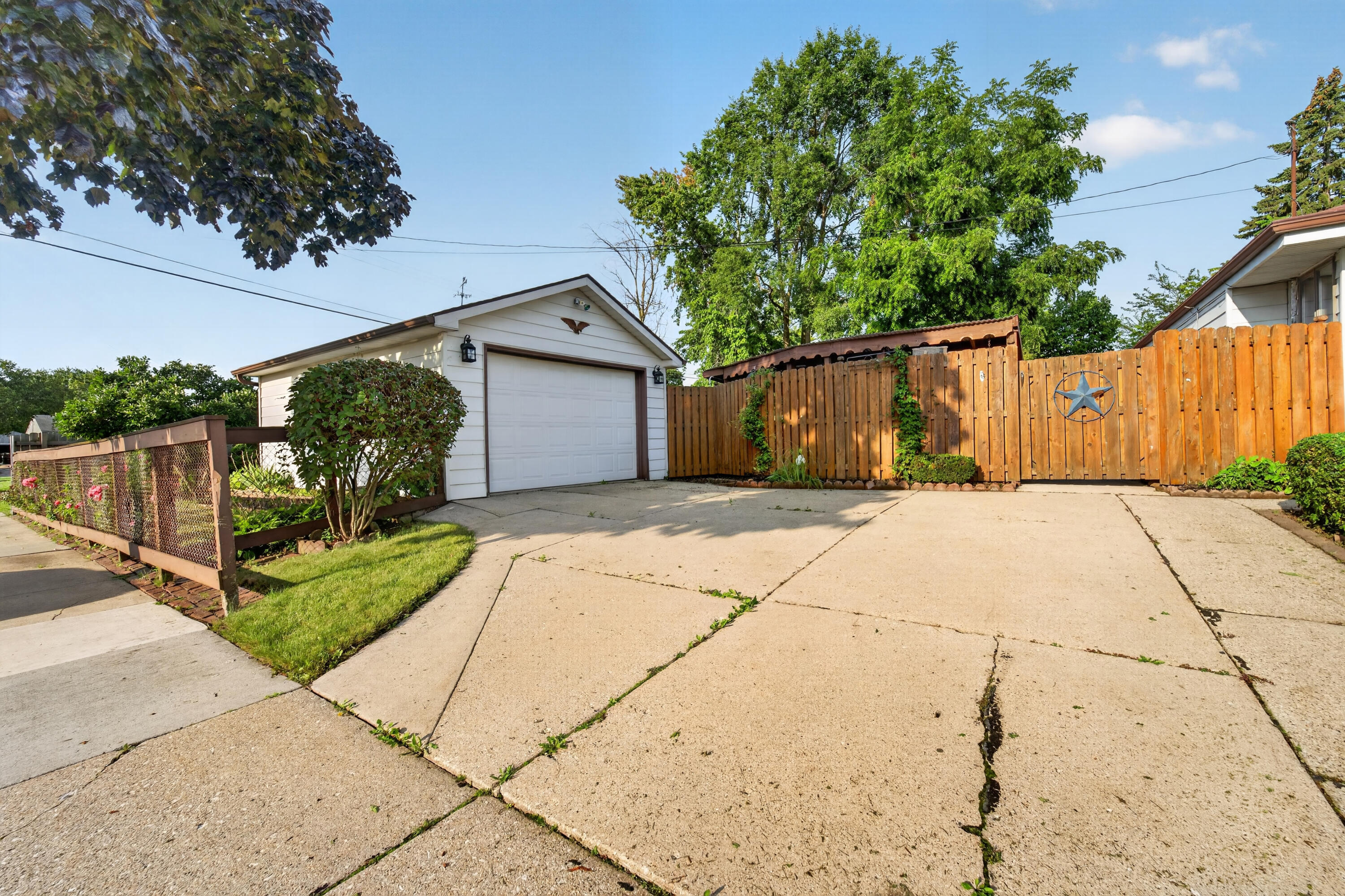 2501 Pinehurst Avenue Racine, WI 53403 - Photo 24 of 27 DSC00615
