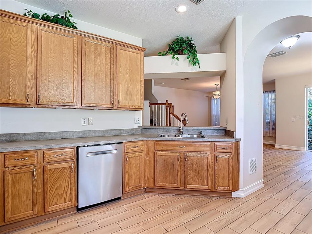 27531 Pleasure Ride Loop, Unit 27531 Wesley Chapel, FL 33544 - Photo 11 of 36