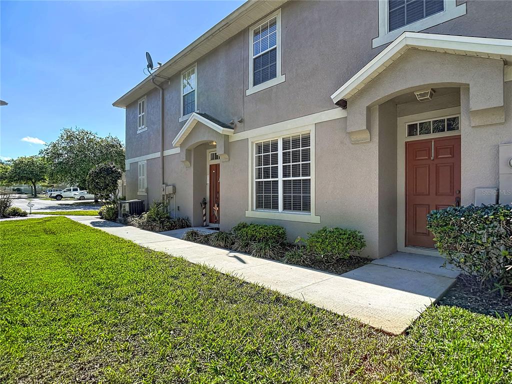 27531 Pleasure Ride Loop, Unit 27531 Wesley Chapel, FL 33544 - Photo 4 of 36
