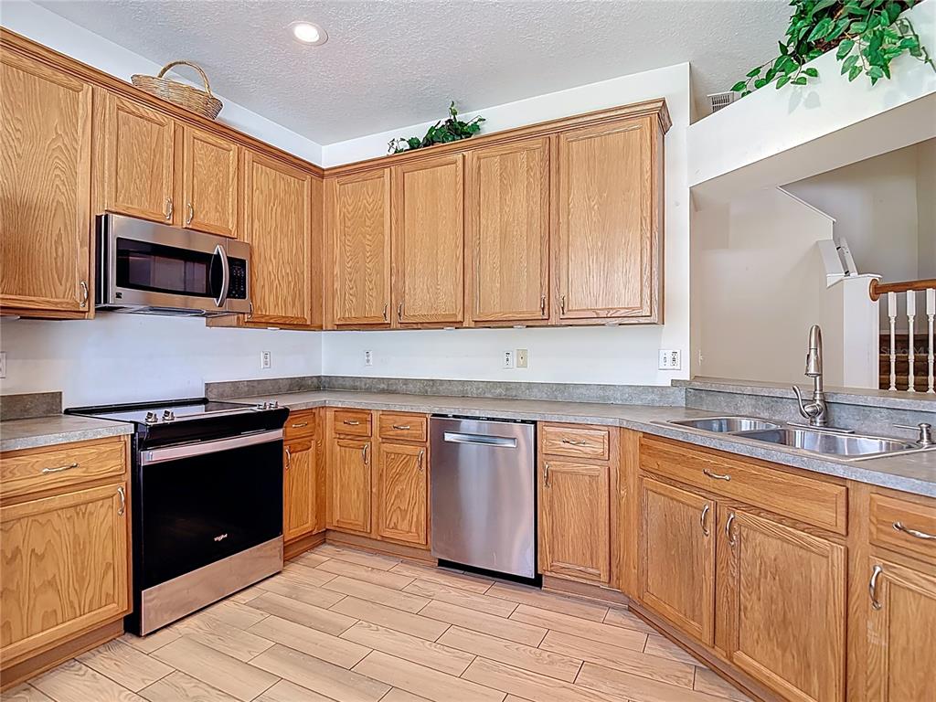 27531 Pleasure Ride Loop, Unit 27531 Wesley Chapel, FL 33544 - Photo 7 of 36