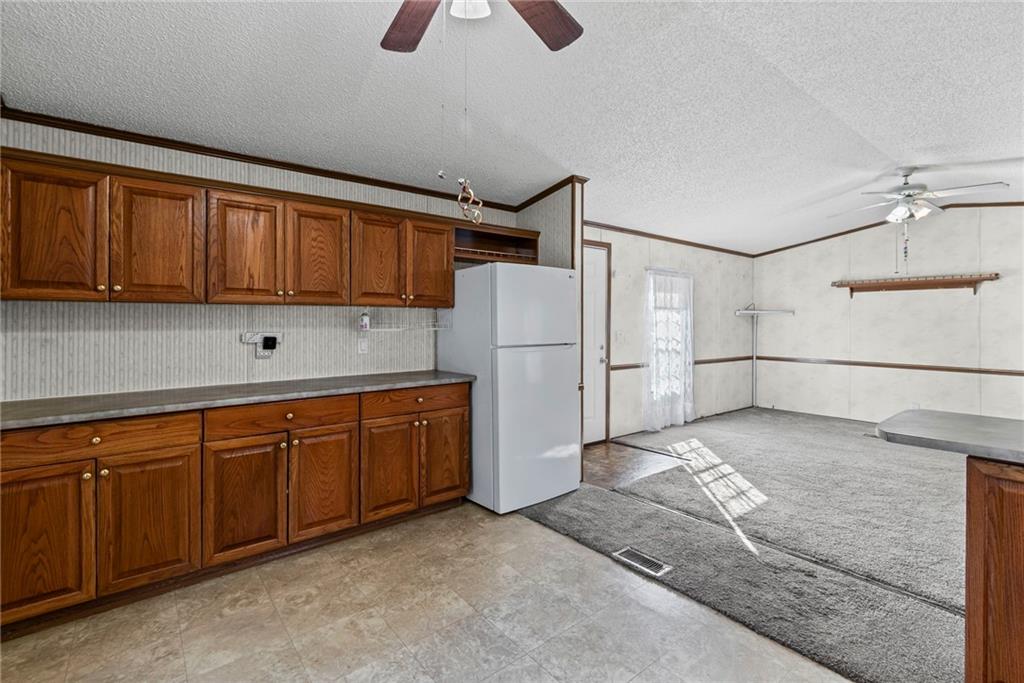 302 Sycamore Street Carrollton, MO 64633 - Photo 11 of 27