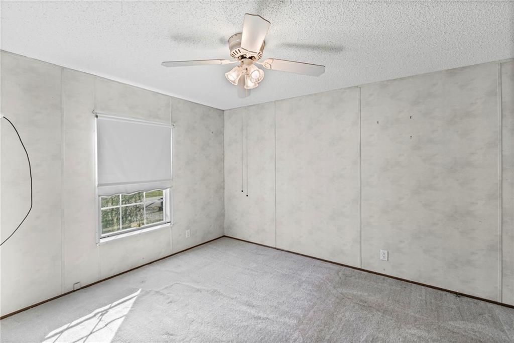 302 Sycamore Street Carrollton, MO 64633 - Photo 17 of 27