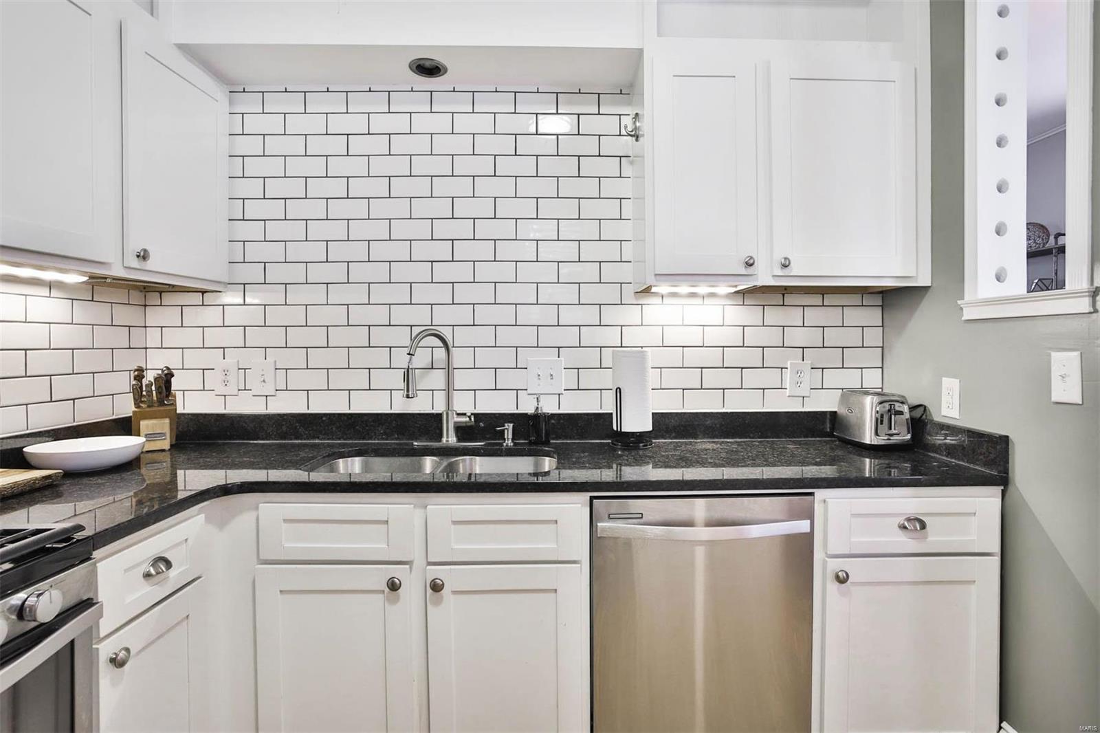 2018 Senate Street, Unit R St. Louis, MO 63118 - Photo 11 of 34