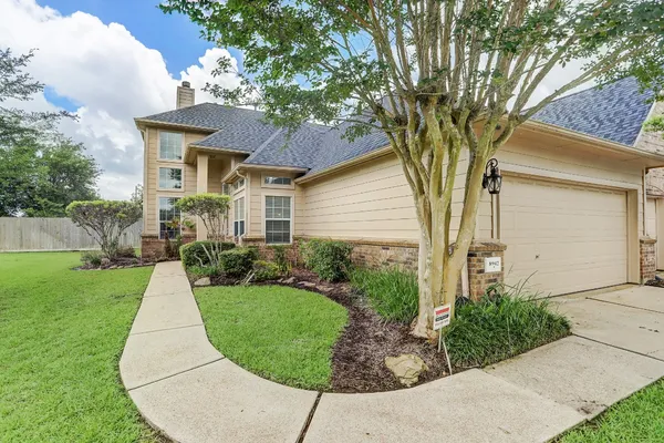 $339,000 | 8942 Summer Ash Lane, Sugar Land, TX 77479