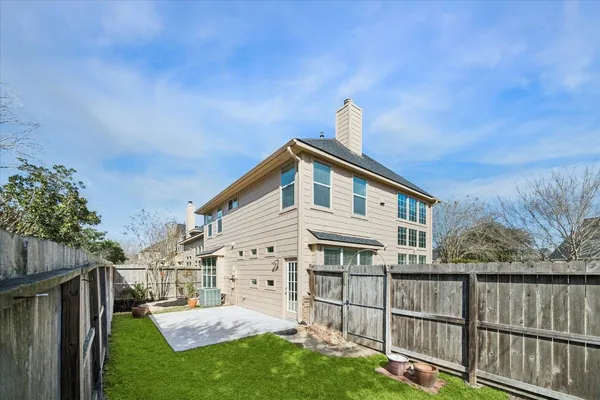 $339,000 | 8942 Summer Ash Lane, Sugar Land, TX 77479