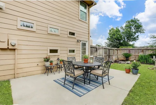 $339,000 | 8942 Summer Ash Lane, Sugar Land, TX 77479