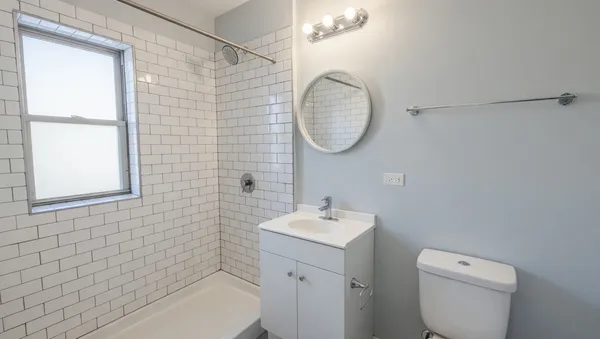 $1,650 | 4700 North Racine Avenue, Unit 211, Chicago, IL 60640