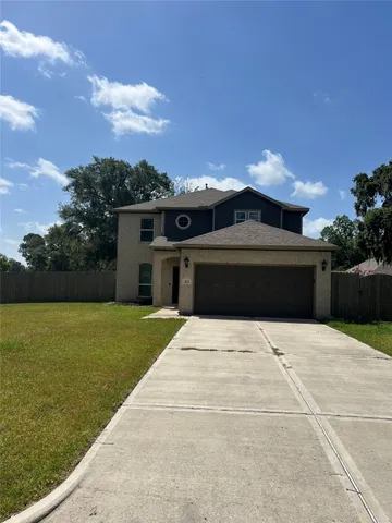 $2,425 | 303 Woodhaven Drive, West Columbia, TX 77486