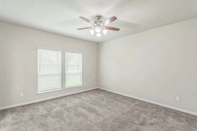 $2,425 | 303 Woodhaven Drive, West Columbia, TX 77486