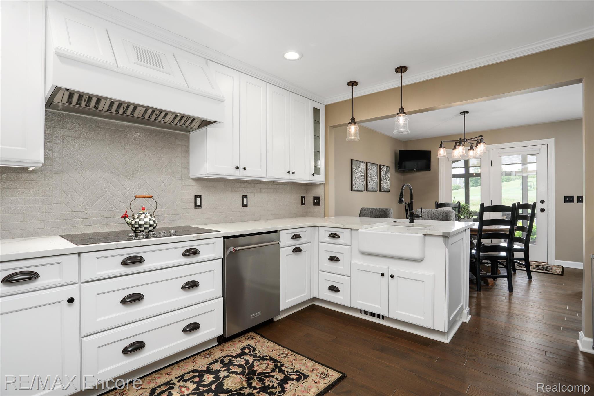 4691 Oakhurst Ridge Road Clarkston, MI 48348 - Photo 20 of 50 Quartz Counter Tops