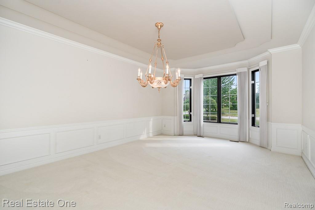 5575 Murfield Drive Rochester, MI 48306 - Photo 8 of 53 Formal Dining Room with tray ceiling
