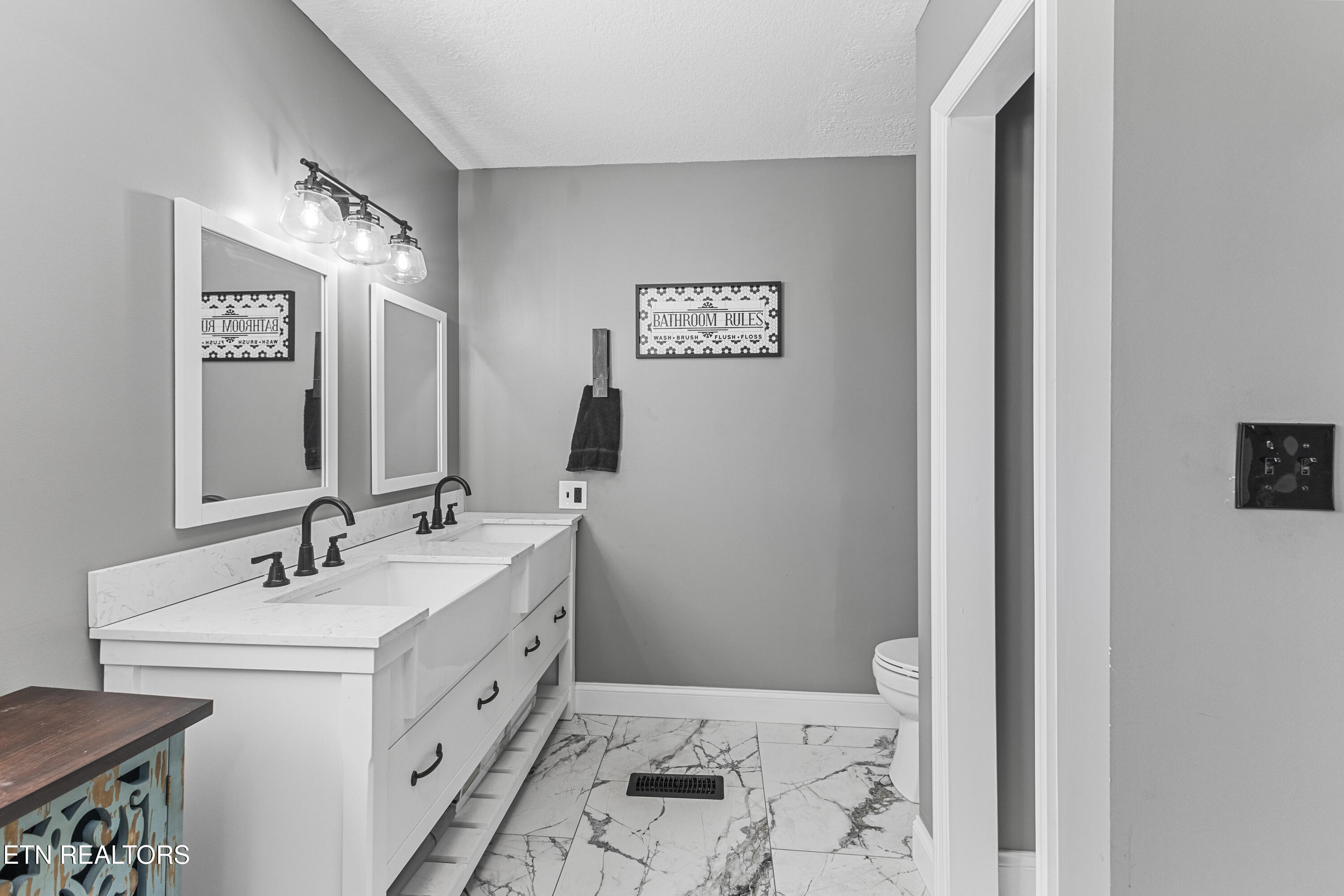 460 Peninsula Pointe Rutledge, TN 37861 - Photo 24 of 47 ECB06AC4-6391-458F-8275-8CEE3F11D68E