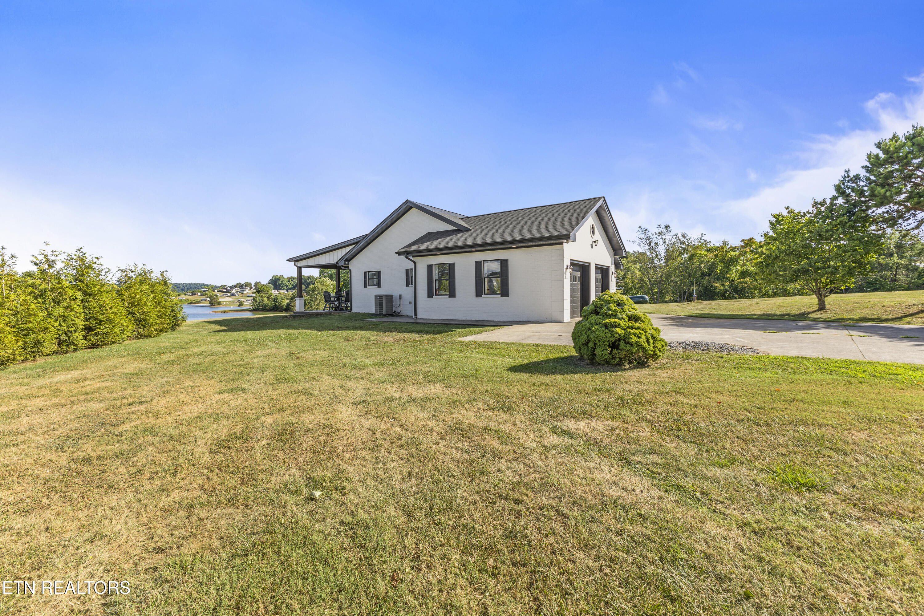 460 Peninsula Pointe Rutledge, TN 37861 - Photo 4 of 47 6889747A-A2FB-4A7F-ABC8-20CF0B91D61A