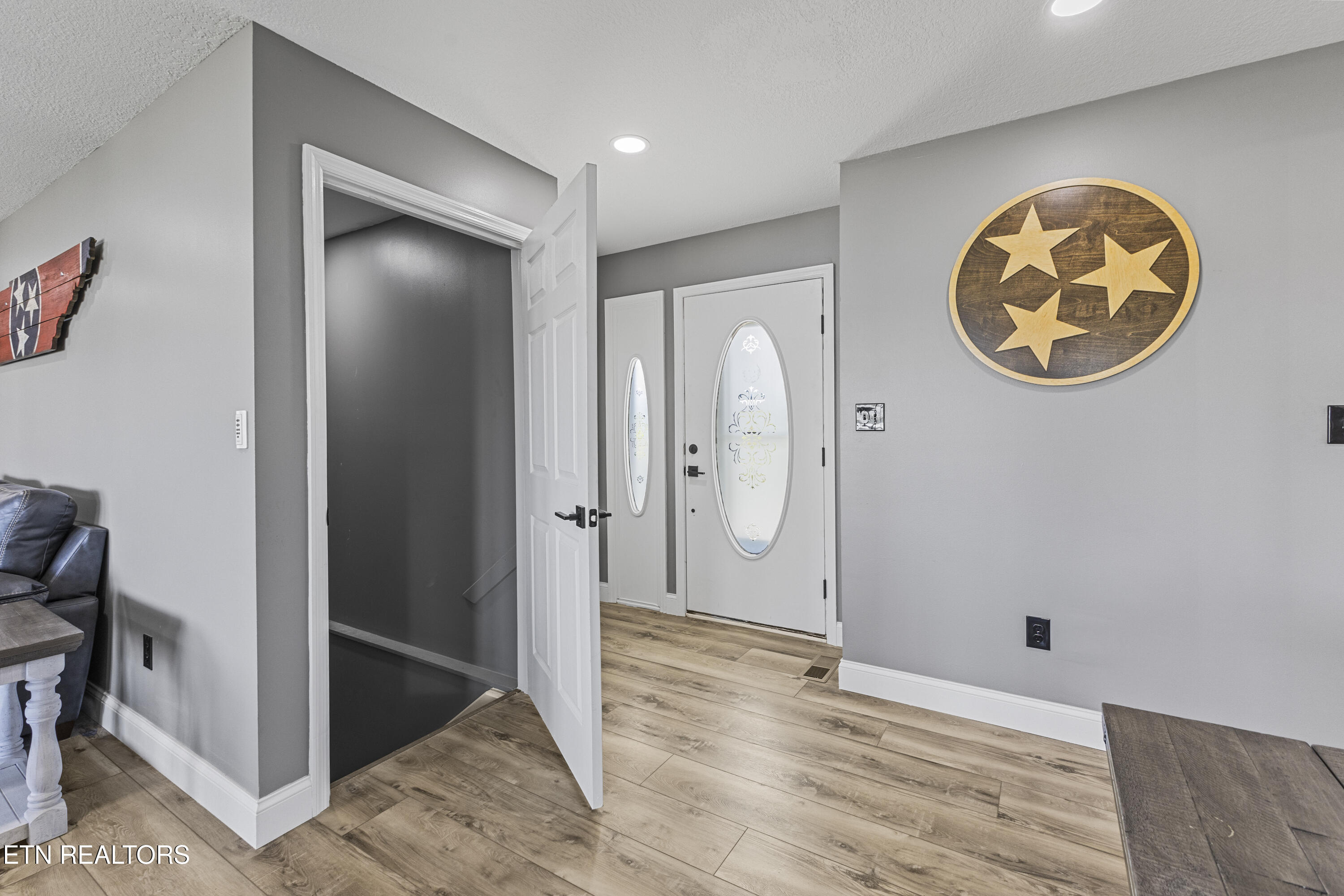 460 Peninsula Pointe Rutledge, TN 37861 - Photo 8 of 47 1EE02EC5-4BFA-4825-9F93-43C4D4920D23