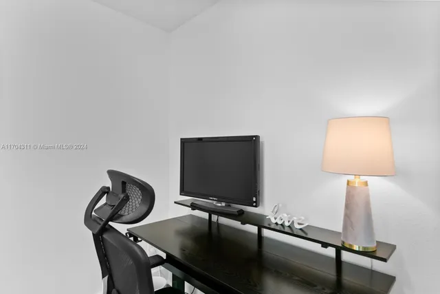 $5,500 | 412 South 5th Avenue, Jacksonville Beach, FL 32250