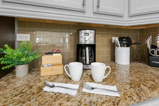 $5,500 | 412 South 5th Avenue, Jacksonville Beach, FL 32250