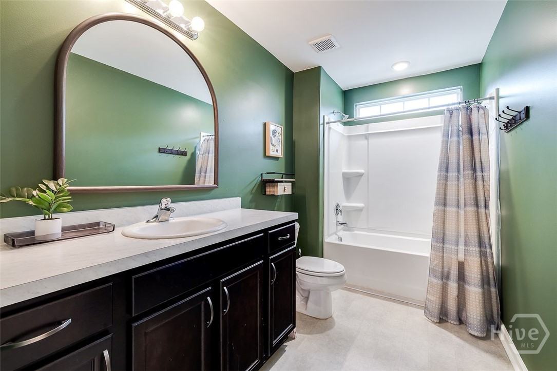 87 Melody Drive Pooler, GA 31322 - Photo 39 of 46 Hallway full bathroom