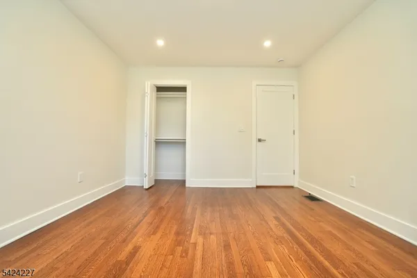 $2,800 | 25 Sanford Avenue, Unit 1, Belleville, NJ 07109