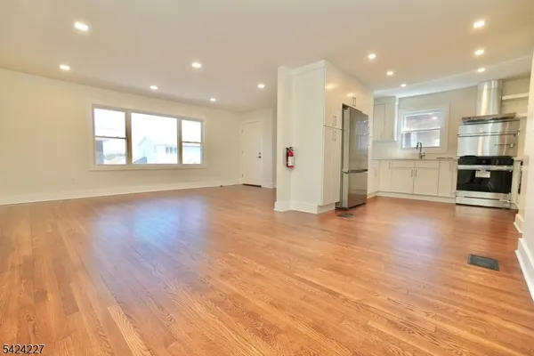 $2,800 | 25 Sanford Avenue, Unit 1, Belleville, NJ 07109