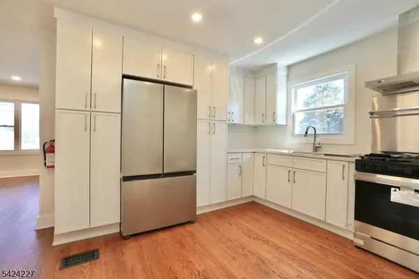$2,800 | 25 Sanford Avenue, Unit 1, Belleville, NJ 07109