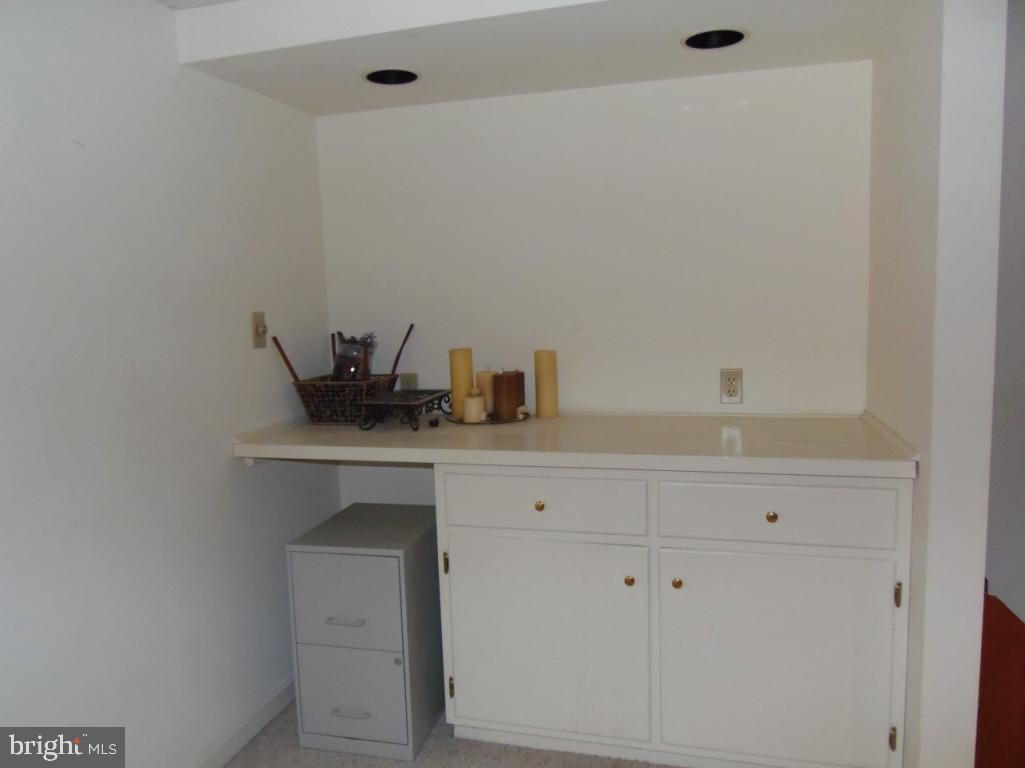 2641 Pinewood Road Lancaster, PA 17601 - Photo 29 of 35