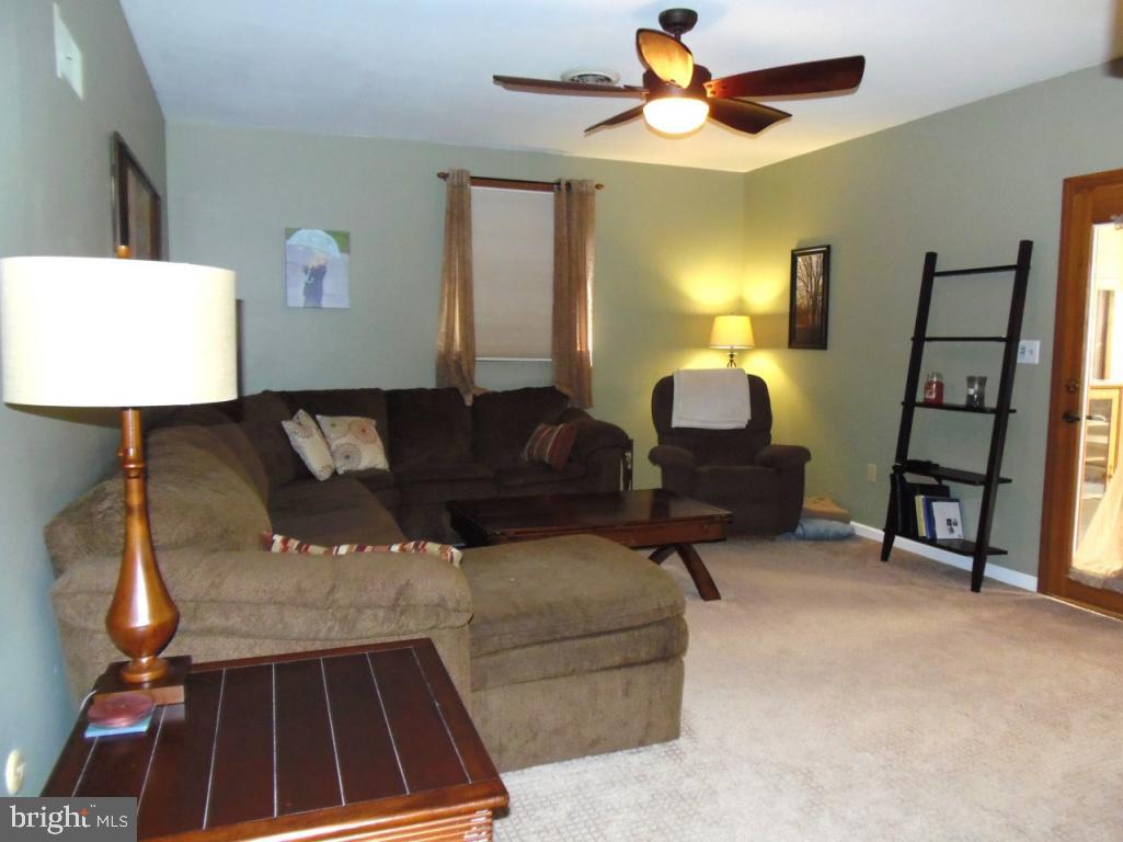 2641 Pinewood Road Lancaster, PA 17601 - Photo 4 of 35