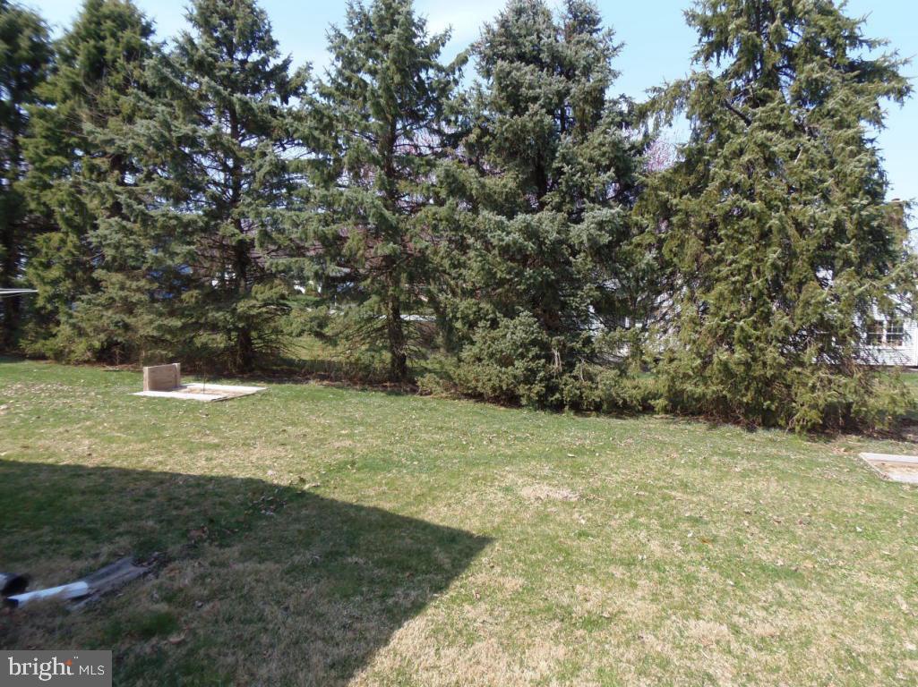 2641 Pinewood Road Lancaster, PA 17601 - Photo 32 of 35