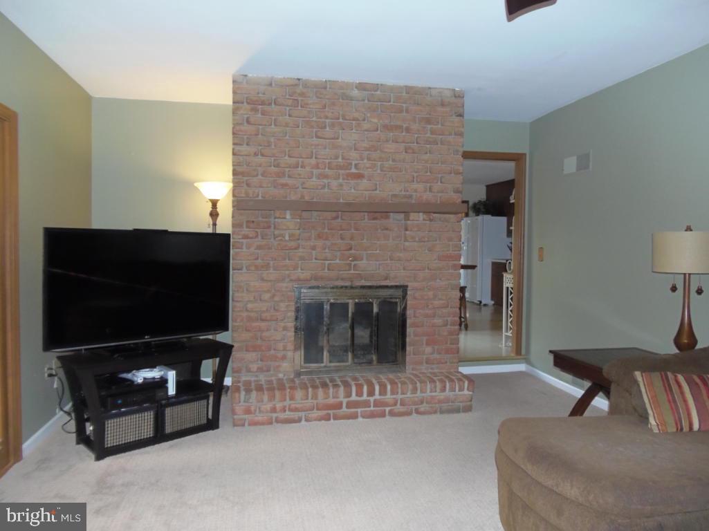 2641 Pinewood Road Lancaster, PA 17601 - Photo 5 of 35