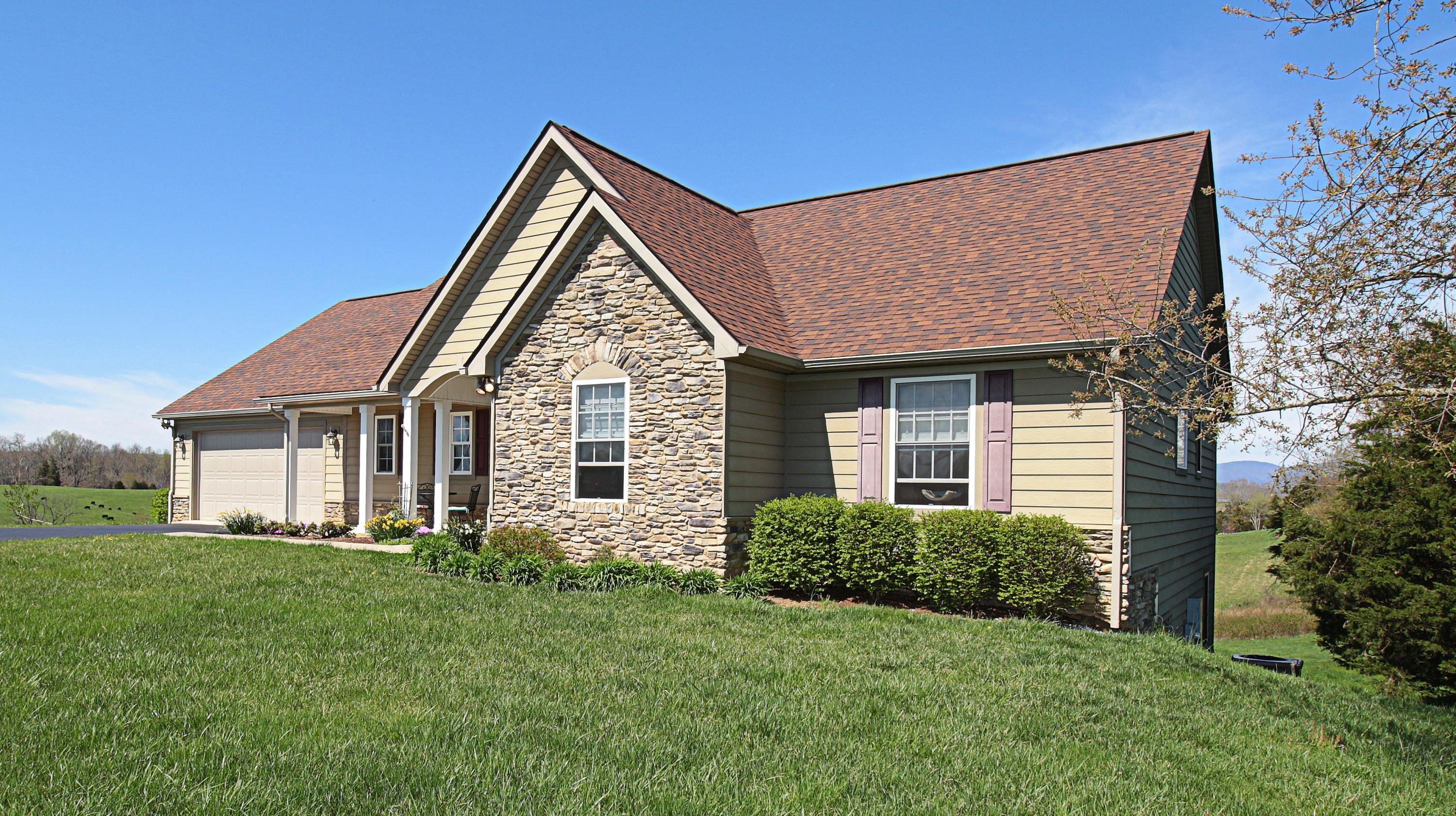 244 Oak Ridge Road Buchanan, VA 24066 - Photo 2 of 51 Front of Home