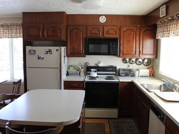 6 Ruggles Pond Road Westborough, MA 01581 - Photo 6 of 13 Gallery Image 6