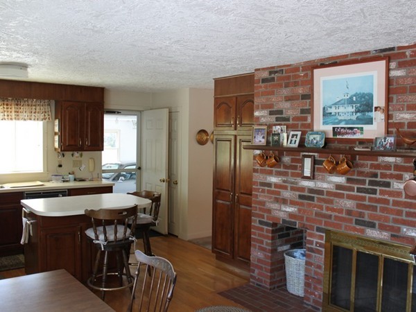 6 Ruggles Pond Road Westborough, MA 01581 - Photo 8 of 13 Gallery Image 8