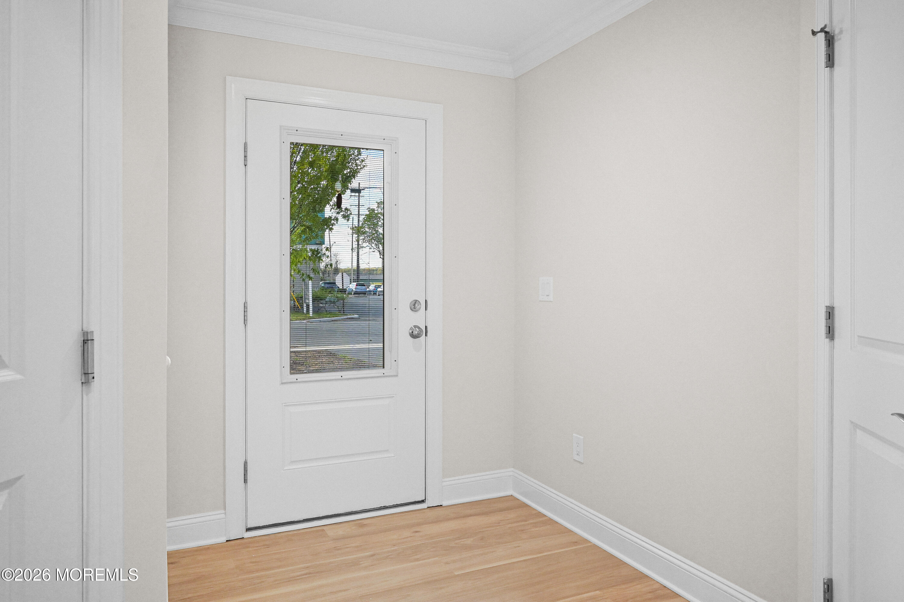 191 Chingarora Avenue, Unit 3 Keyport, NJ 07735 - Photo 4 of 31 191_chingarora_ave005