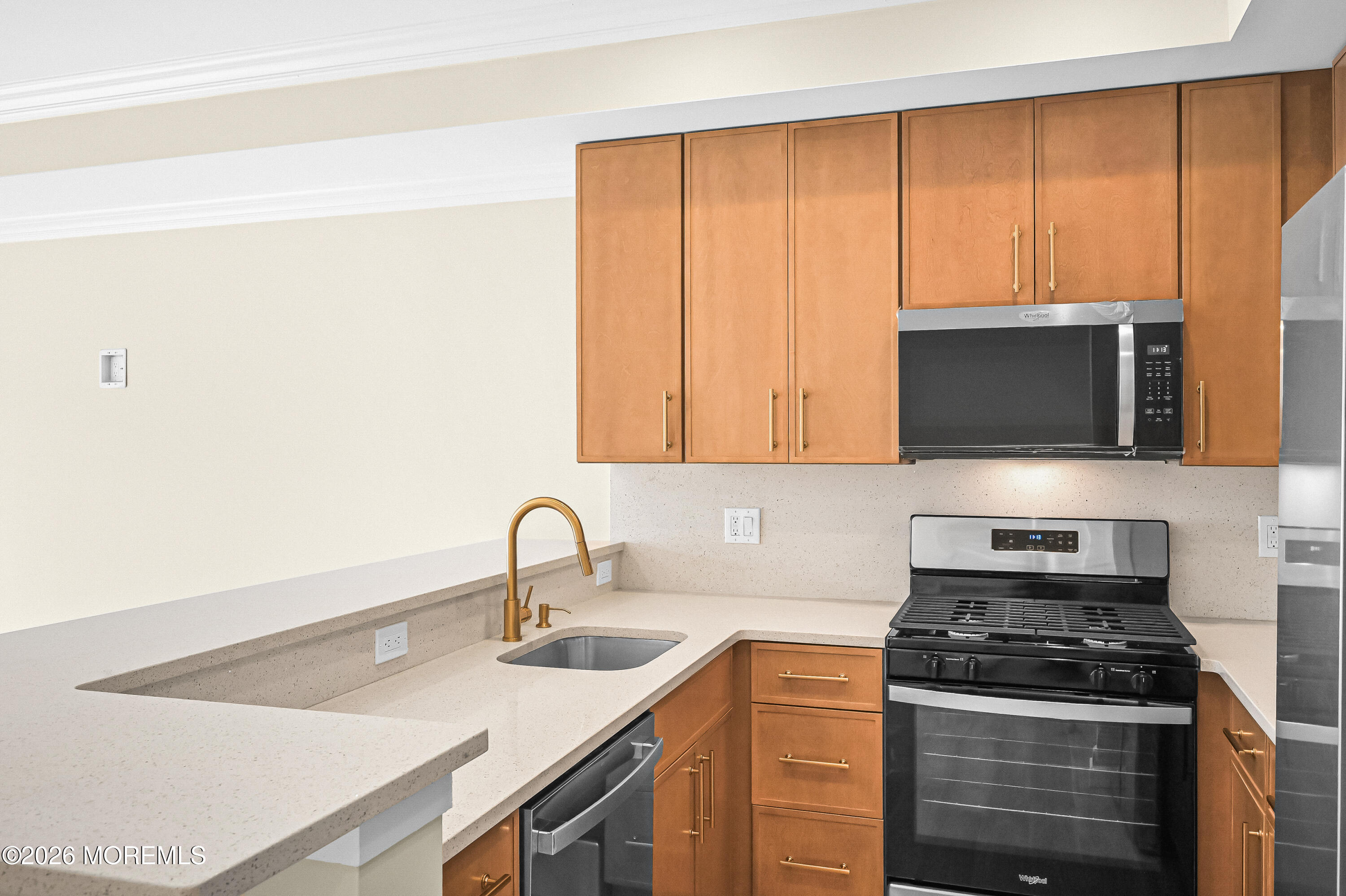 191 Chingarora Avenue, Unit 3 Keyport, NJ 07735 - Photo 8 of 31 191_chingarora_ave011-2