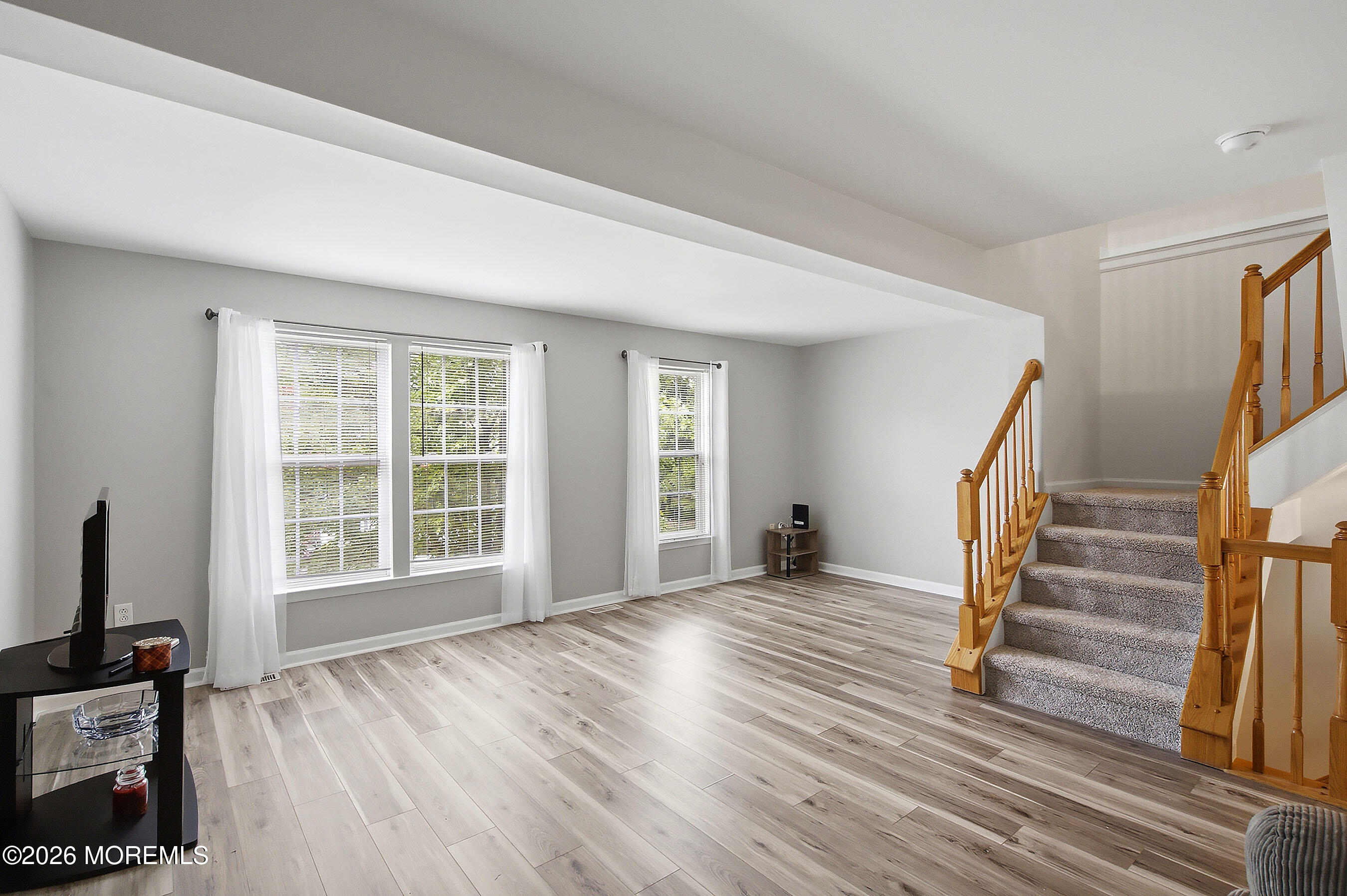 28 Abby Road Farmingdale, NJ 07727 - Photo 4 of 29 11-Living 1A