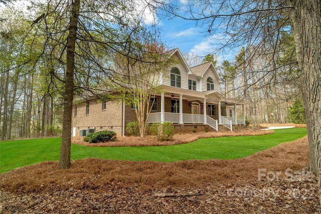 2332 Valelake Road York, SC 29745 - Photo 3 of 46 Gallery Image 3
