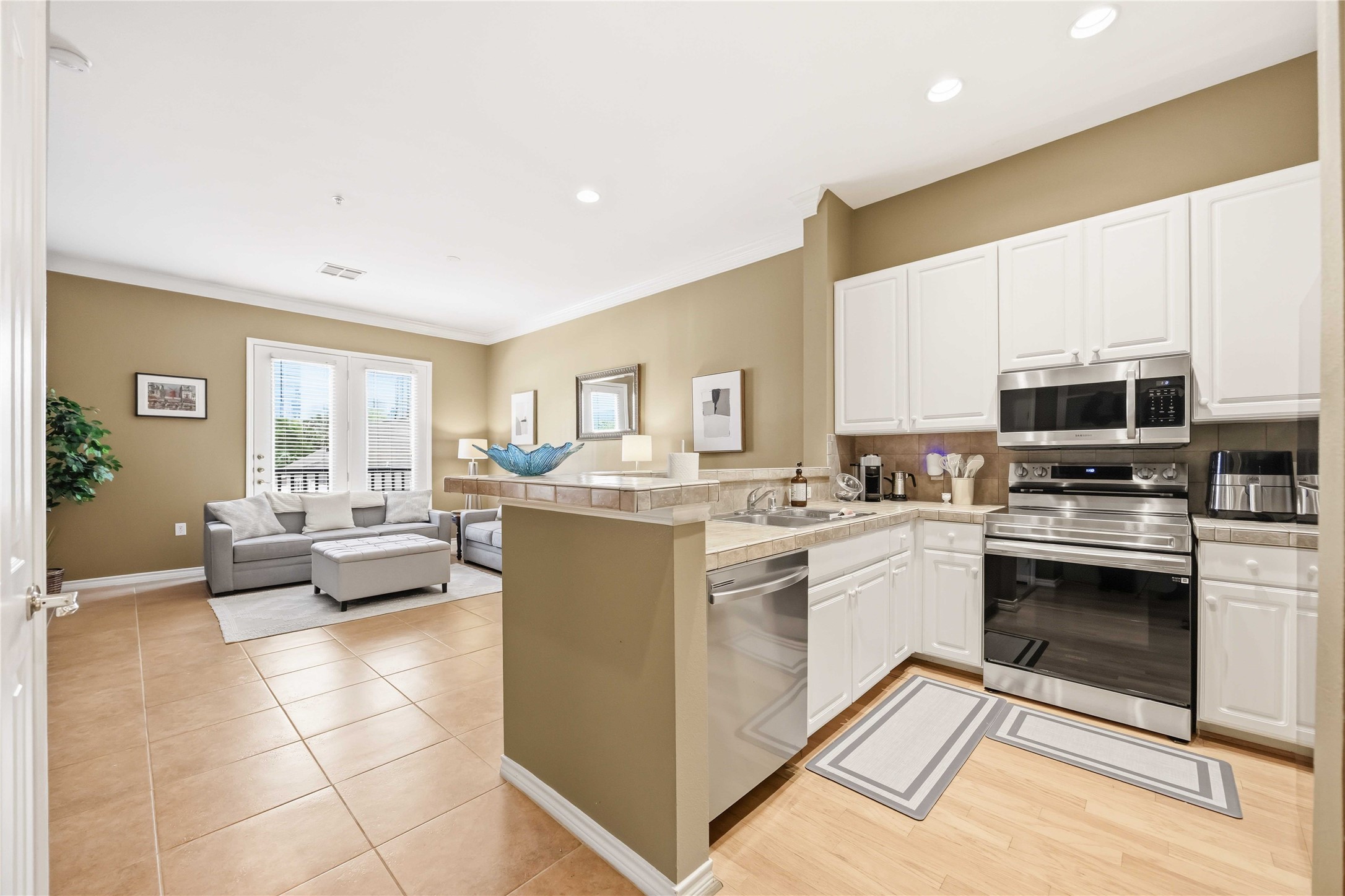 2400 McCue Road, Unit 252 Houston, TX 77056 - Photo 14 of 30