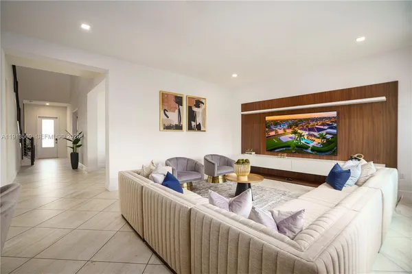 $2,590,000 | 11 Northwest 122nd Avenue, Miami, FL 33182