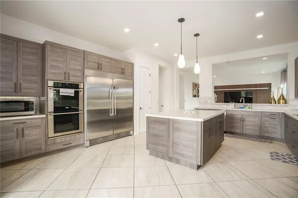 $2,590,000 | 11 Northwest 122nd Avenue, Miami, FL 33182