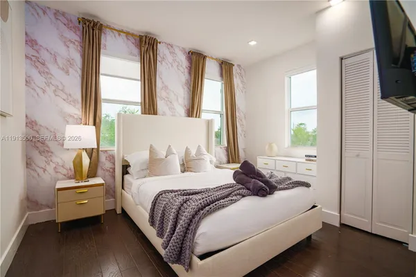 $2,590,000 | 11 Northwest 122nd Avenue, Miami, FL 33182