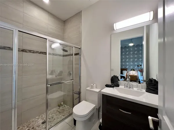 $2,590,000 | 11 Northwest 122nd Avenue, Miami, FL 33182