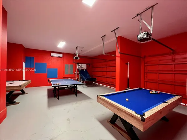 $2,590,000 | 11 Northwest 122nd Avenue, Miami, FL 33182