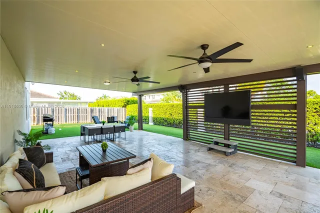 $2,590,000 | 11 Northwest 122nd Avenue, Miami, FL 33182