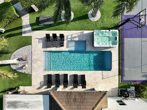 $2,590,000 | 11 Northwest 122nd Avenue, Miami, FL 33182