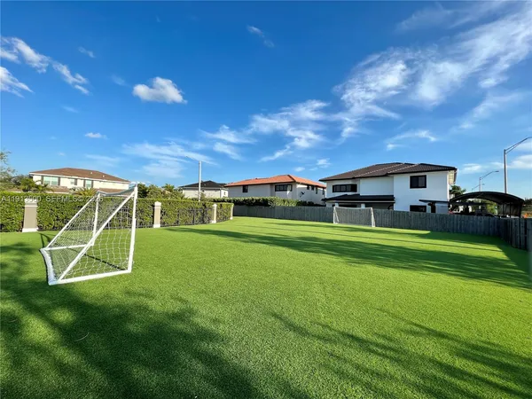 $2,590,000 | 11 Northwest 122nd Avenue, Miami, FL 33182