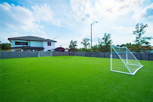 $2,590,000 | 11 Northwest 122nd Avenue, Miami, FL 33182