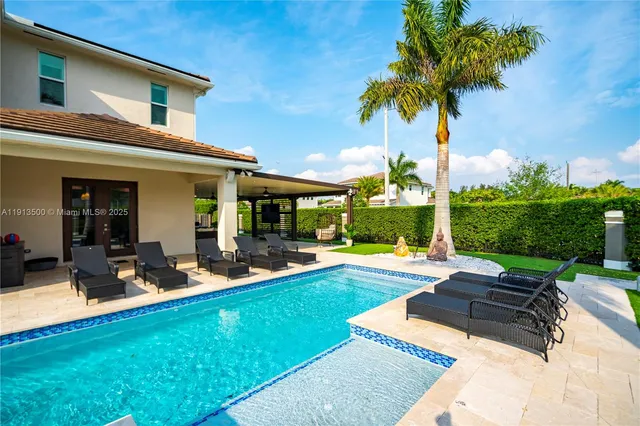 $2,590,000 | 11 Northwest 122nd Avenue, Miami, FL 33182