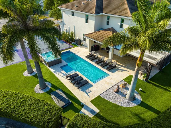 $2,590,000 | 11 Northwest 122nd Avenue, Miami, FL 33182